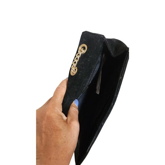 Black Quilted Velvet-Look Chain Strap Shoulder Bag – Magnetic Closure - Picture 4 of 8